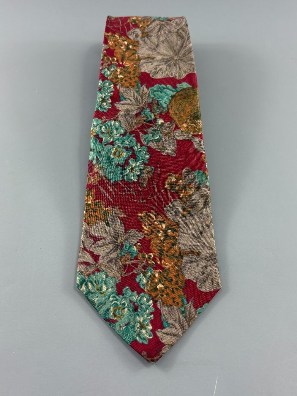 Vintage Cambridge Classics Mervyn's Red Floral Men's Tie 4' x 60"